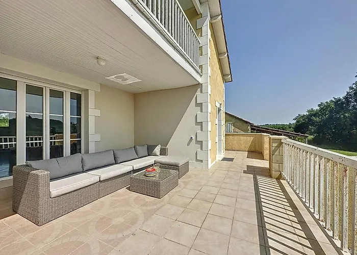 Le Relais - Groupe - Bbq - Babyfoot - Pingpong- Netflix- Clim *